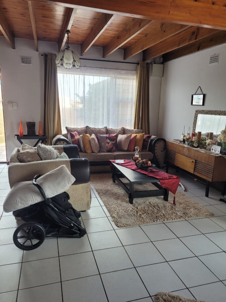 3 Bedroom Property for Sale in Bluewater Bay Western Cape